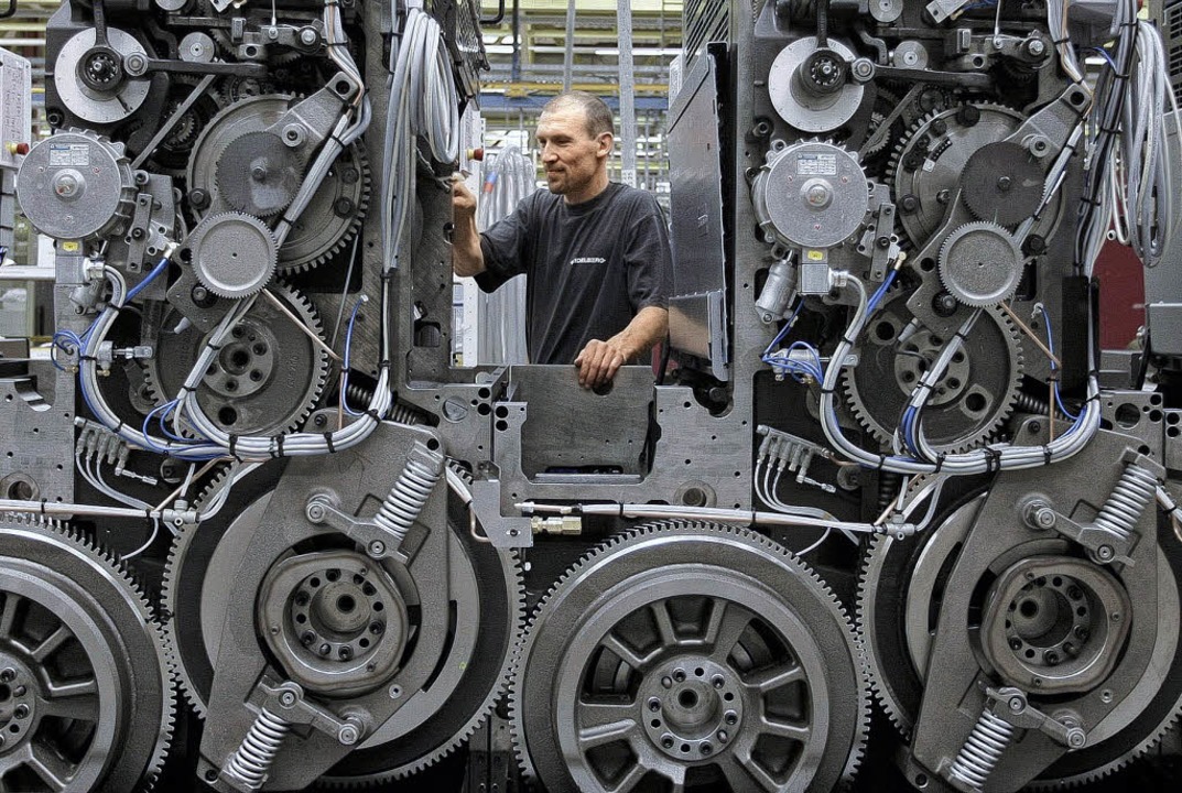 Maschinenbau ist eine der Stärken der ...haft. Auf dem Bild eine Druckmaschine.  | Foto: dpa