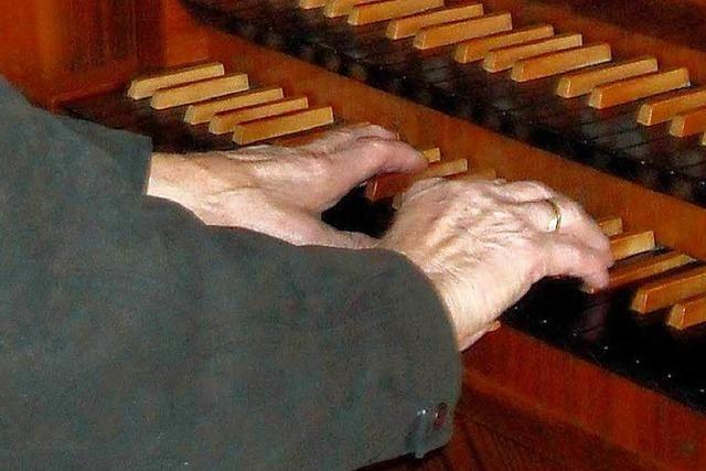 Walter Erb spielt seit 50 Jahren in Krzell die Orgel