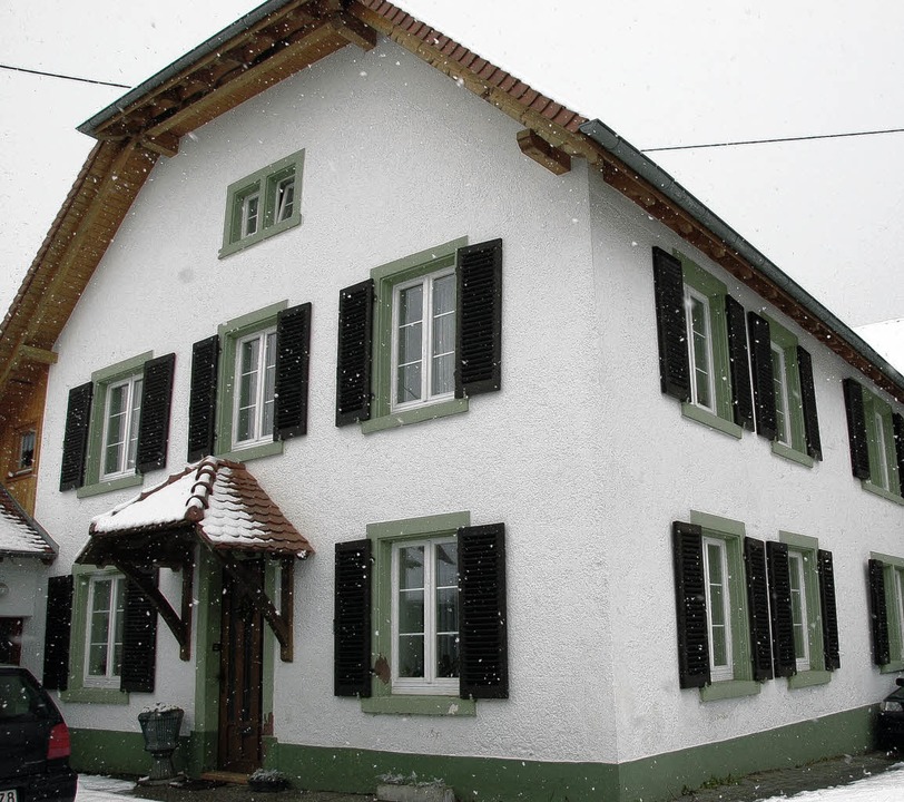 ... und der Hof  der Familie Lorenz.  | Foto: Bury