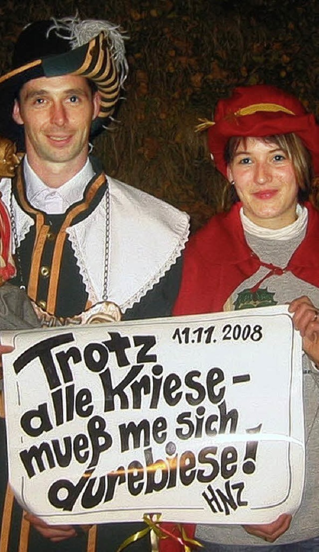 Burgvogt Dietmar und Burgfrulein Stef...8211; mue me sich durebiese!&#8220;.   | Foto: Archivfoto: Karlheinz Rmmele