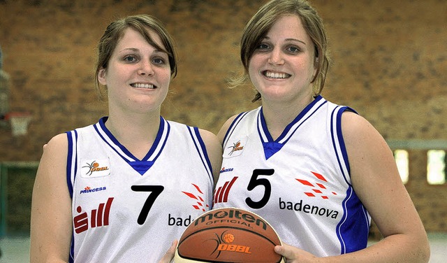 Zweieiige Zwillinge, die aber fast wie...ziska Hre (links) und Charlotte Hre   | Foto: patrick seeger