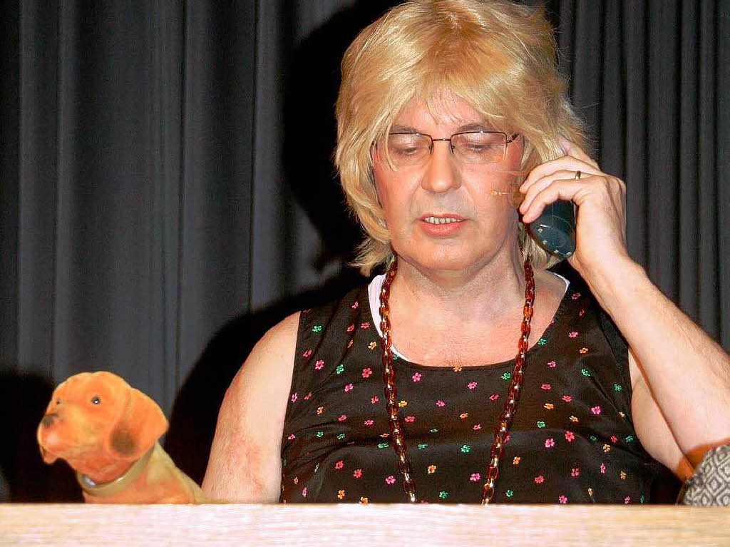 „Yvonne“ (Wolfgang Bühler) hat einen neuen Job. „Yvonne“ (Wolfgang Bühler) hat einen neuen Job.