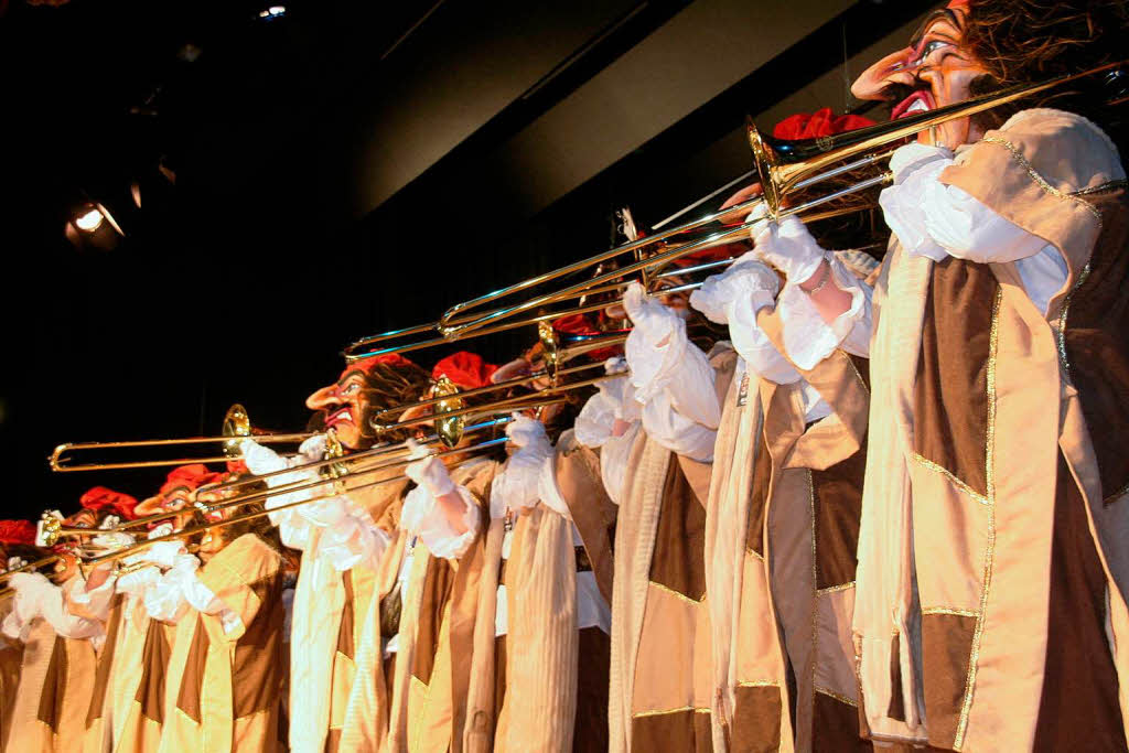 Auftritt der Guggemusik Auftritt der Guggemusik