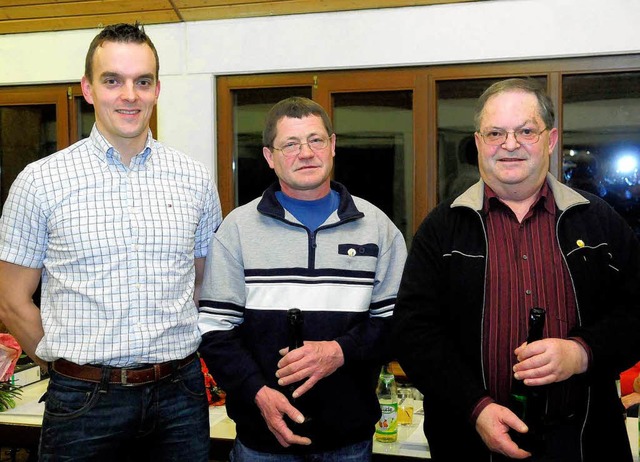 Ehrungen bei  TuS (von links): Vorsitz... Manfred Stiefel und Hans-Peter Stolz.  | Foto: Wolfgang Knstle