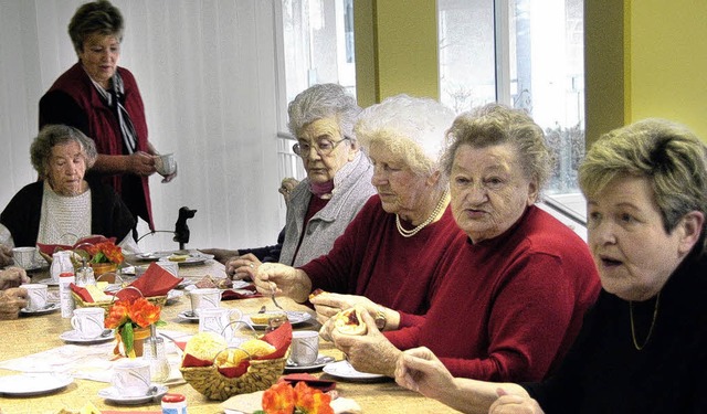 Gemeinsames Frhstck in der Sozialsta...auch hier untersttzen Ehrenamtliche.   | Foto: Kathrin Staufenbiel