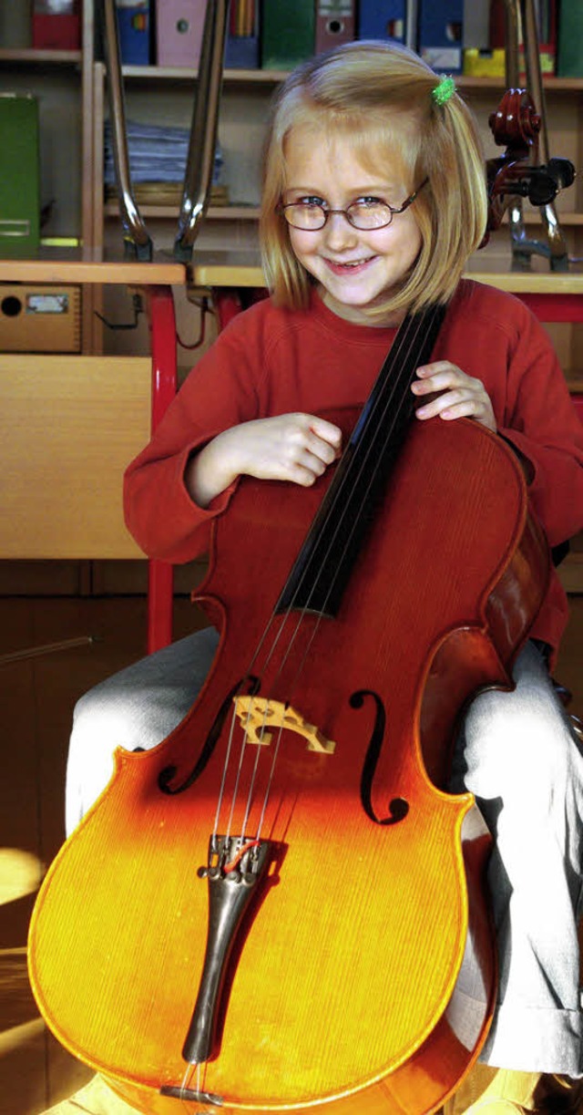 Cellospielen ist klasse, findet die siebenjhrige Sofie.   | Foto: Privat