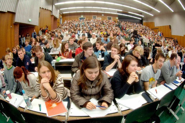 Ein Stipendium macht das Studieren leichter.  | Foto: dpa