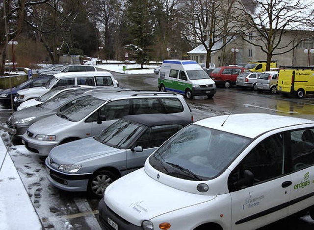 Der Parkplatz hinter dem Gemeindehaus soll aufgehoben werden.   | Foto: daniel Gramespacher