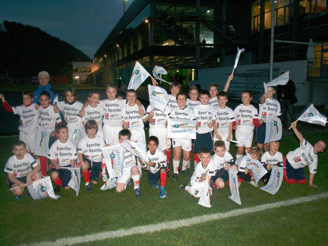 Einen unvergesslichen Tag erlebten 25 ...kicker auf Einladung des SC Freiburg.   | Foto: Privat