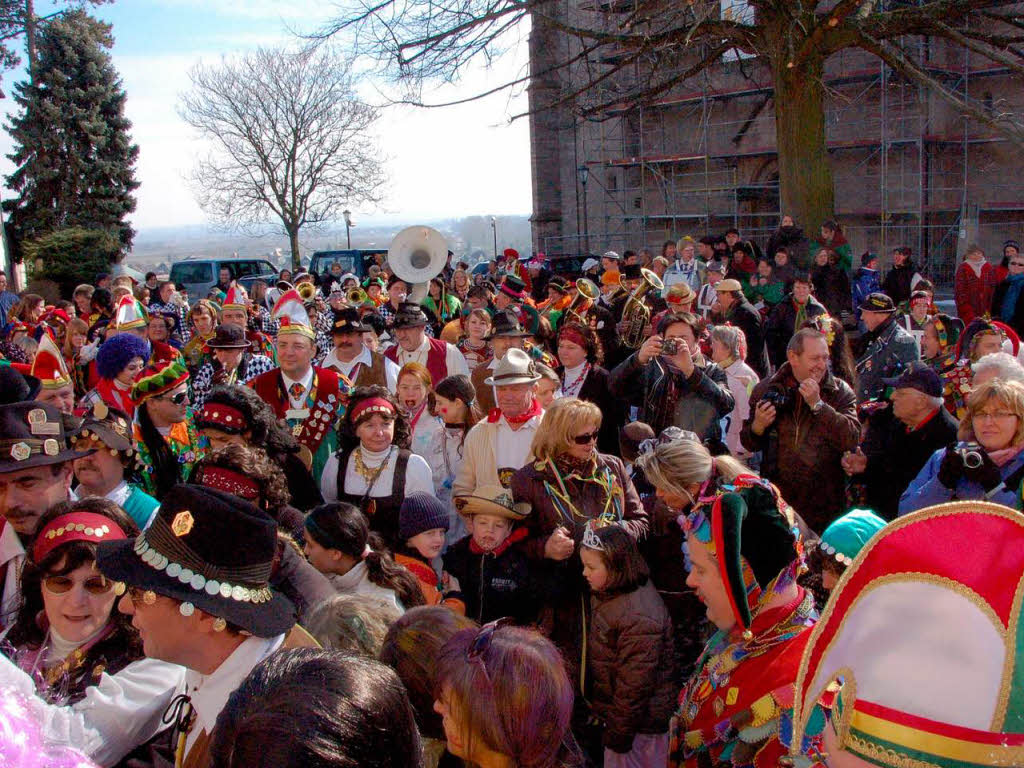 Viele Narren waren auf den Mnsterplatz gekommen.