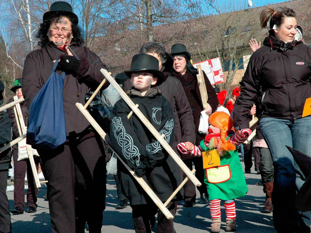 Farbenfroh ging’s beim Murger Kinderumzug quer durch alle Handwerksberufe.