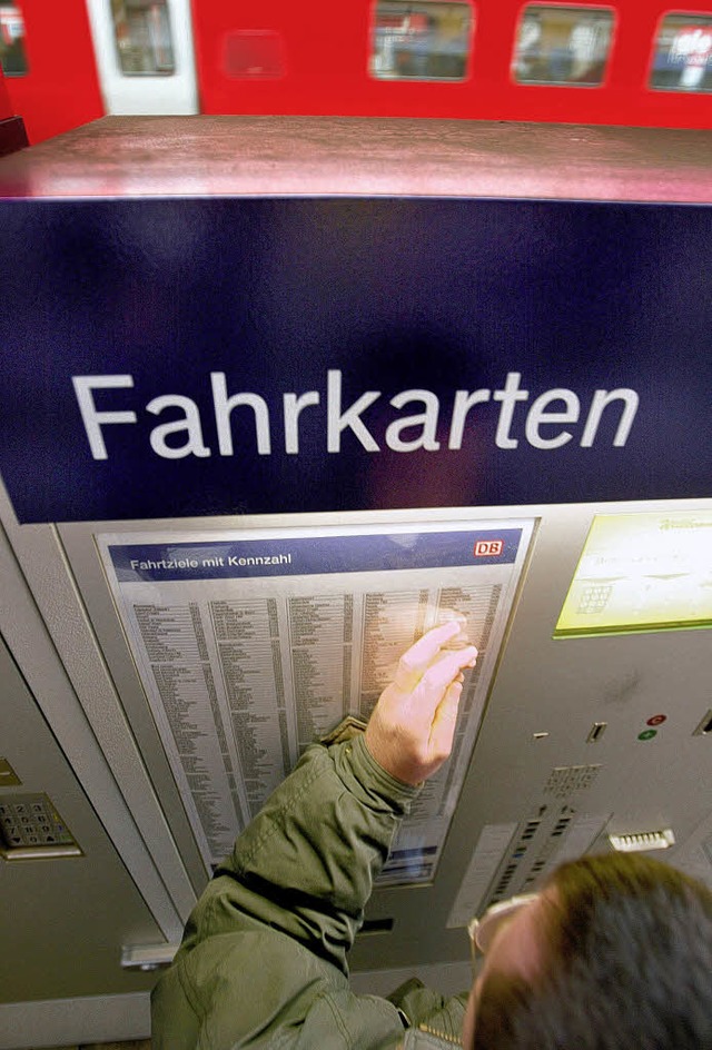 Der Kunde als Automatenknecht:  Bahn-Service  | Foto: Verwendung nur in Deutschland, usage Germany only