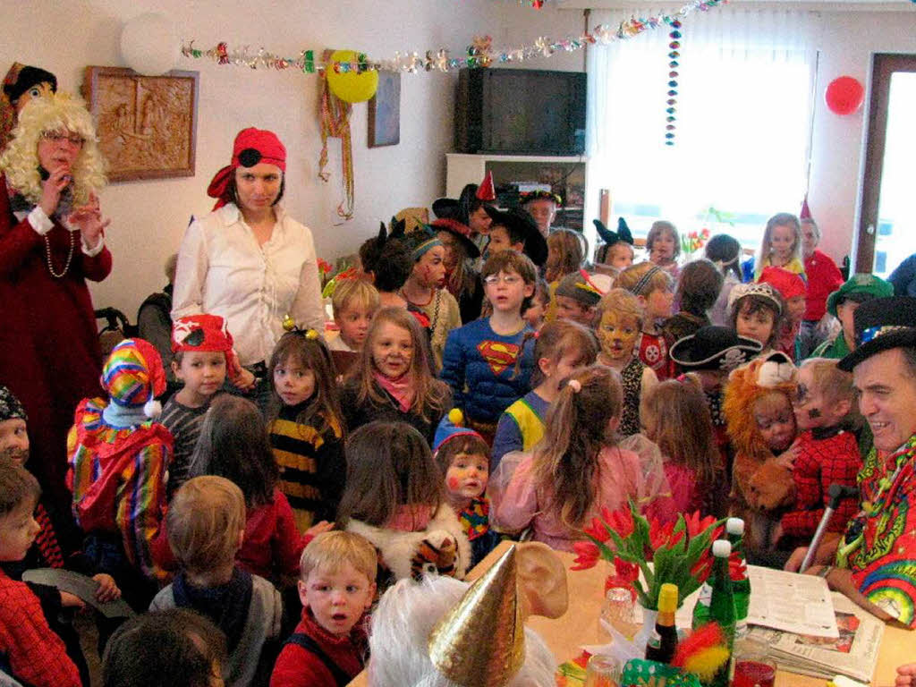 <Bildtext>Kindergarten Don Bosco bringt Fasnetfreude ins Pflegeheim Vogelsang</Bildtext>