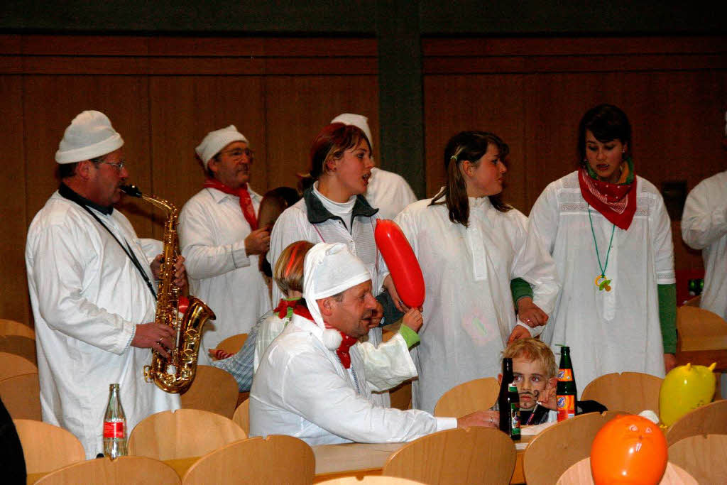 Kinderfasnet und Hemdglunkerumzug standen am Fasnetsamstag in Grafenhausen im Mittelpunkt der Narretei