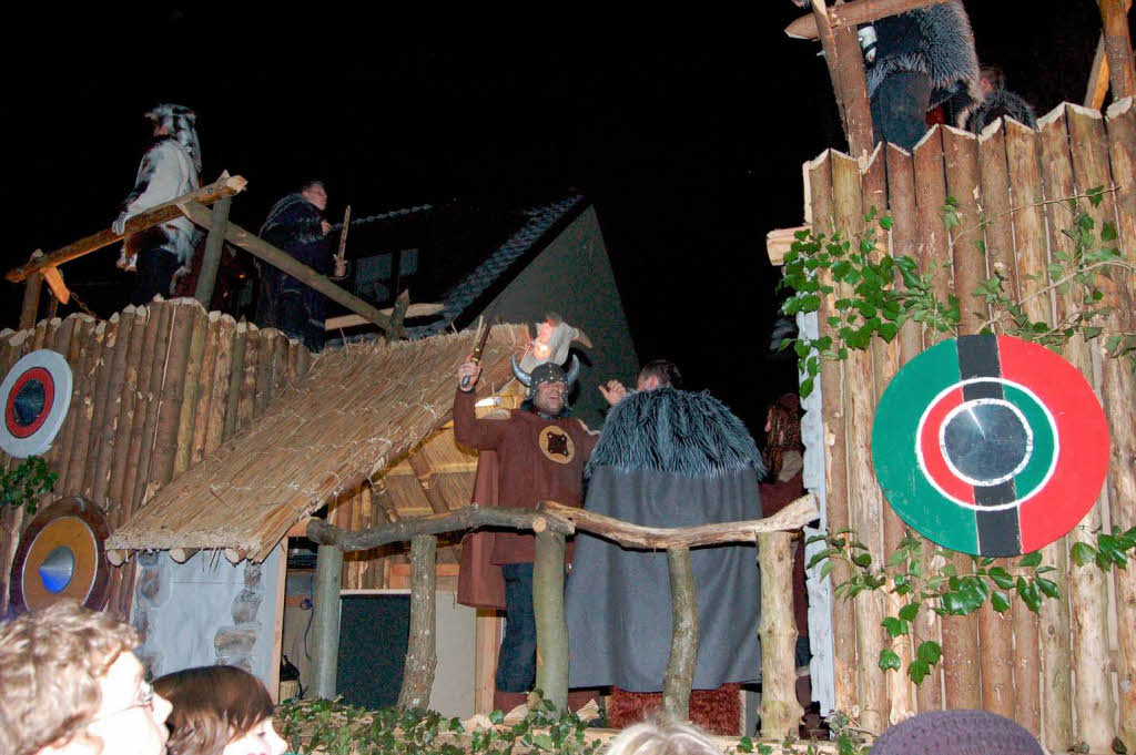 Die Wikinger aus Suggental beim Nachtumzug