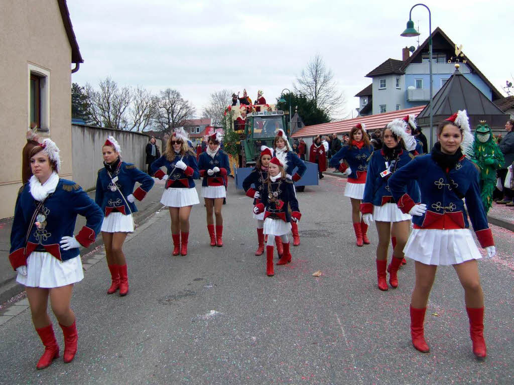 Ausgelassene Narretei und Frohsinn beim Fasnetumzug am Sonntag in Hartheim.