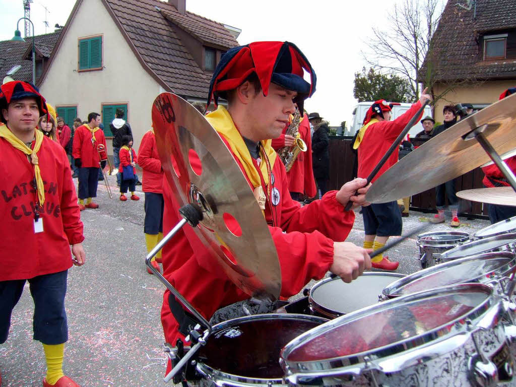 Ausgelassene Narretei und Frohsinn beim Fasnetumzug am Sonntag in Hartheim.