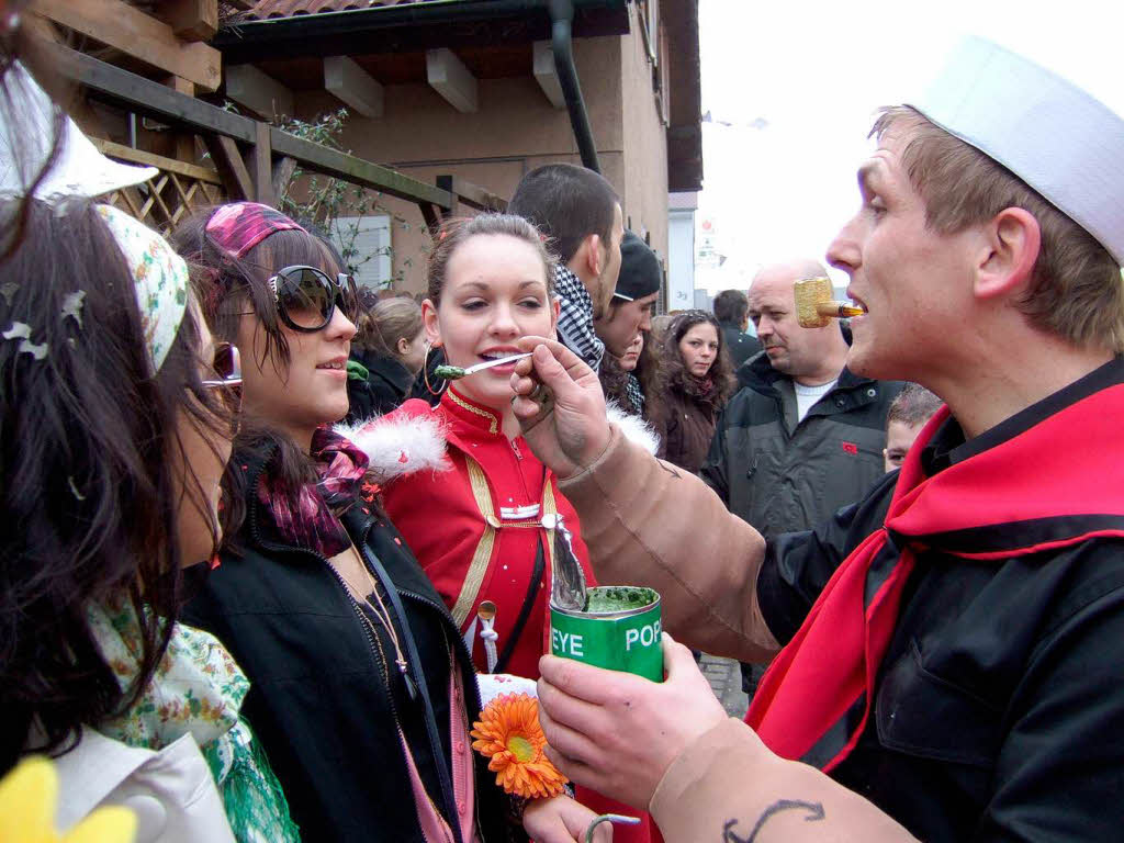 Ausgelassene Narretei und Frohsinn beim Fasnetumzug am Sonntag in Hartheim.