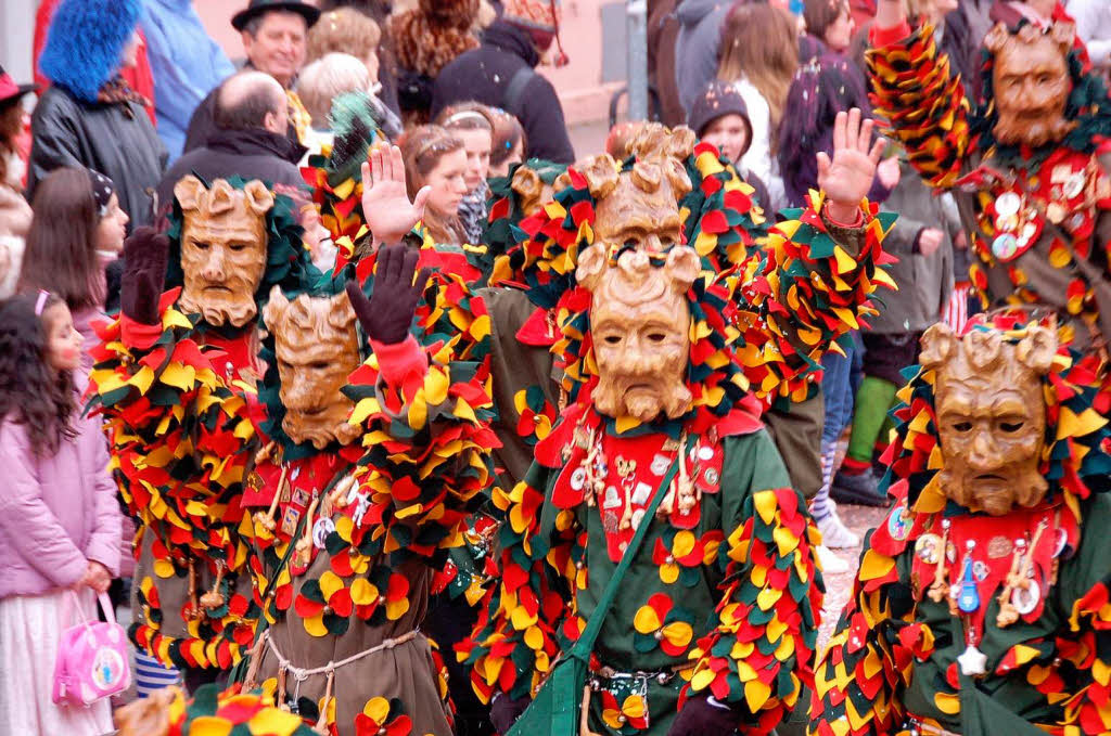 Närrisches Treiben auf den Straßen von Schopfheim am Fasnachtssonntag. Närrisches Treiben auf den Straßen von Schopfheim am Fasnachtssonntag.