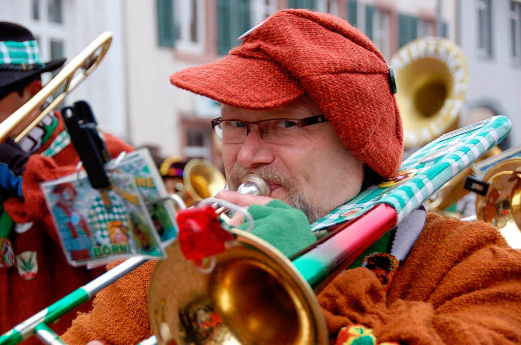 Närrisches Treiben auf den Straßen von Schopfheim am Fasnachtssonntag. Närrisches Treiben auf den Straßen von Schopfheim am Fasnachtssonntag.