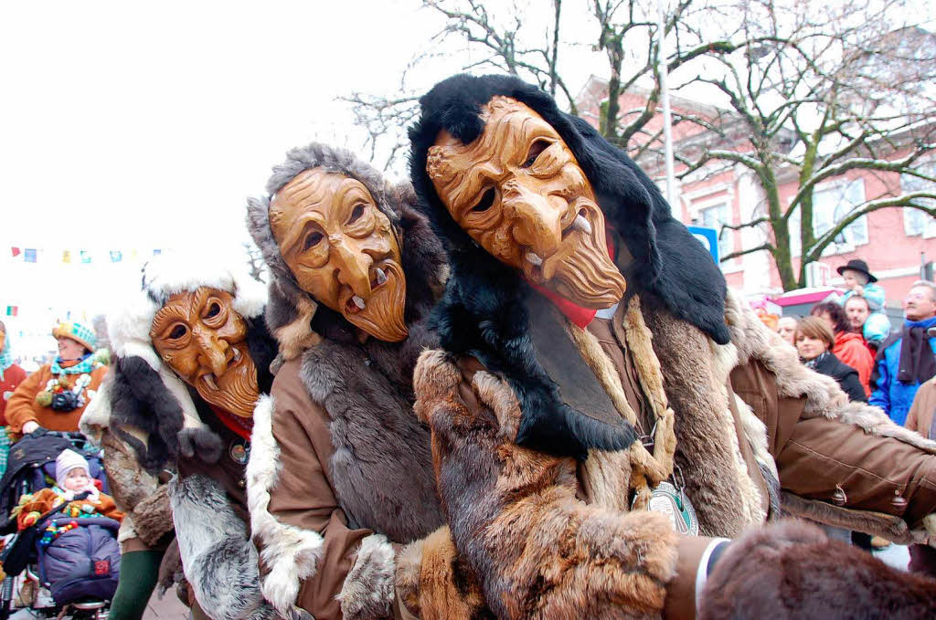 Närrisches Treiben auf den Straßen von Schopfheim am Fasnachtssonntag. Närrisches Treiben auf den Straßen von Schopfheim am Fasnachtssonntag.