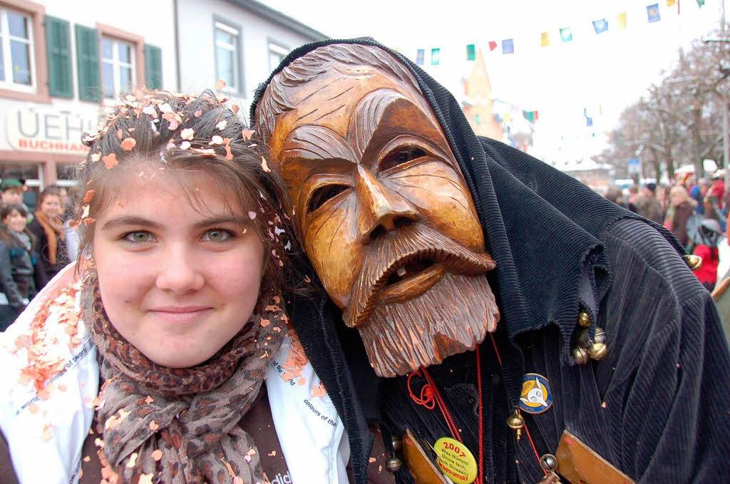 Närrisches Treiben auf den Straßen von Schopfheim am Fasnachtssonntag. Närrisches Treiben auf den Straßen von Schopfheim am Fasnachtssonntag.