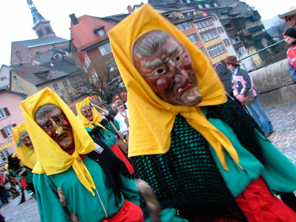 55 Fasnachtscliquen und Musikgruppen gab es beim Umzug der Narro Altfischerzunft und der Salmfnger am Sonntag in Laufenburg.