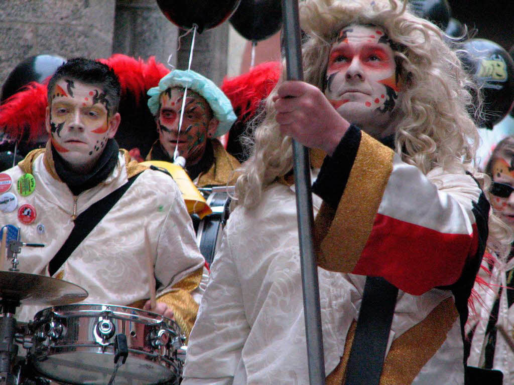 55 Fasnachtscliquen und Musikgruppen gab es beim Umzug der Narro Altfischerzunft und der Salmfnger am Sonntag in Laufenburg.