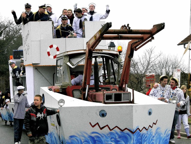 Beim Umzug in Oberrotweil zeigten auch...nierinnen beim Umzug in Wasenweiler.    | Foto: Herbert Trogus/Christine Aniol