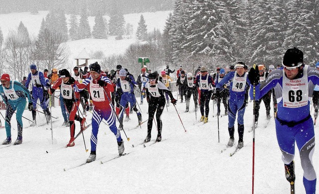 Rund 150 Teilnehmer waren am Start des  24. Albtler Skimarathons.   | Foto: Gerhard Herzog
