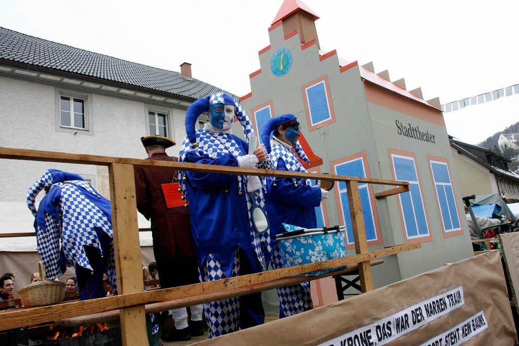 Närrisch bunt und mit viel Musik präsentierte sich der Umzug in Stühlingen Närrisch bunt und mit viel Musik präsentierte sich der Umzug in Stühlingen