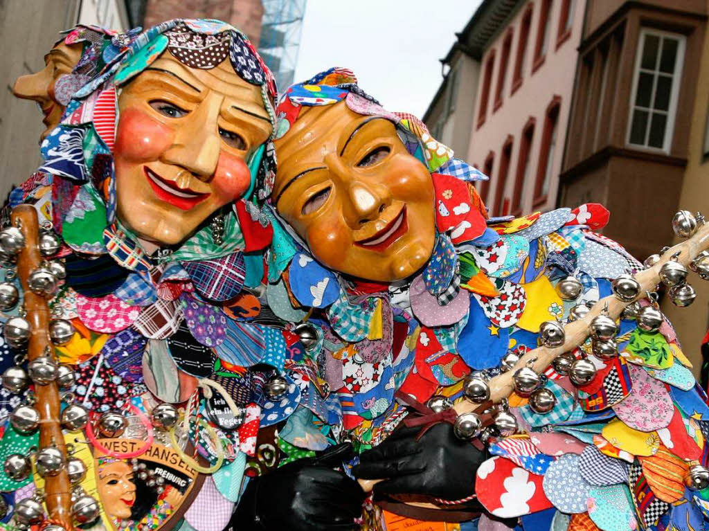 80.000 Zuschauer, 4000 Hstrger, 100 Znfte, 25 Kapellen: Der Rosenmontagsumzug in Freiburg.