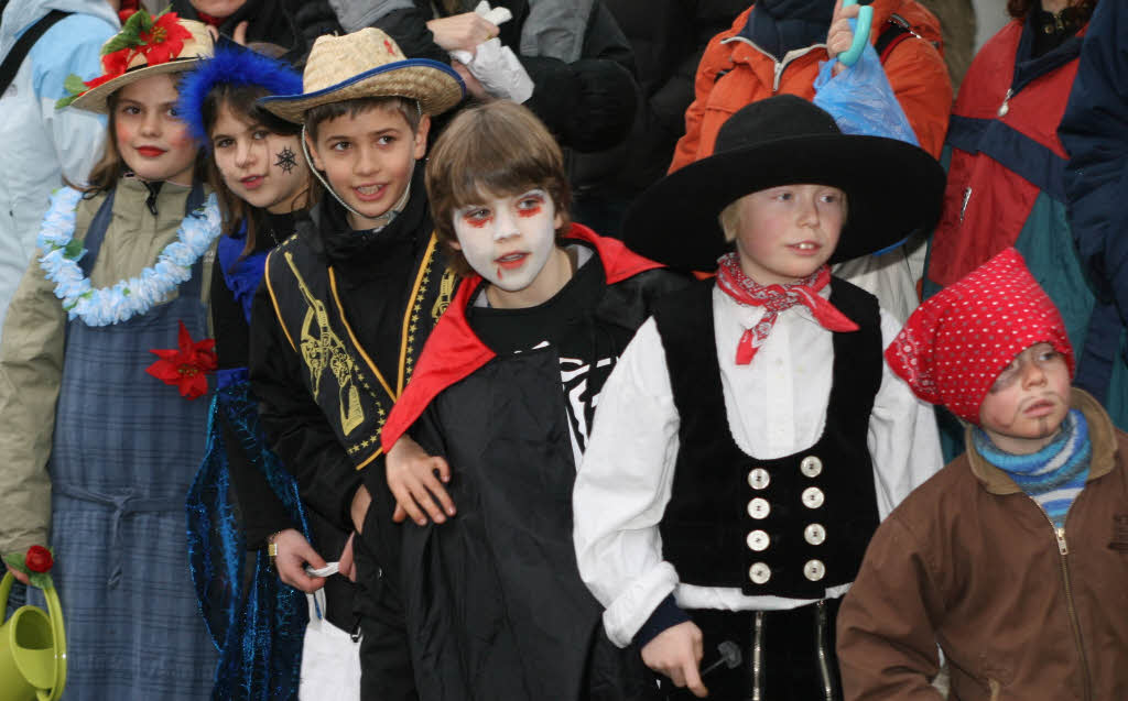 80.000 Zuschauer, 4000 Hstrger, 100 Znfte, 25 Kapellen: Der Rosenmontagsumzug in Freiburg.