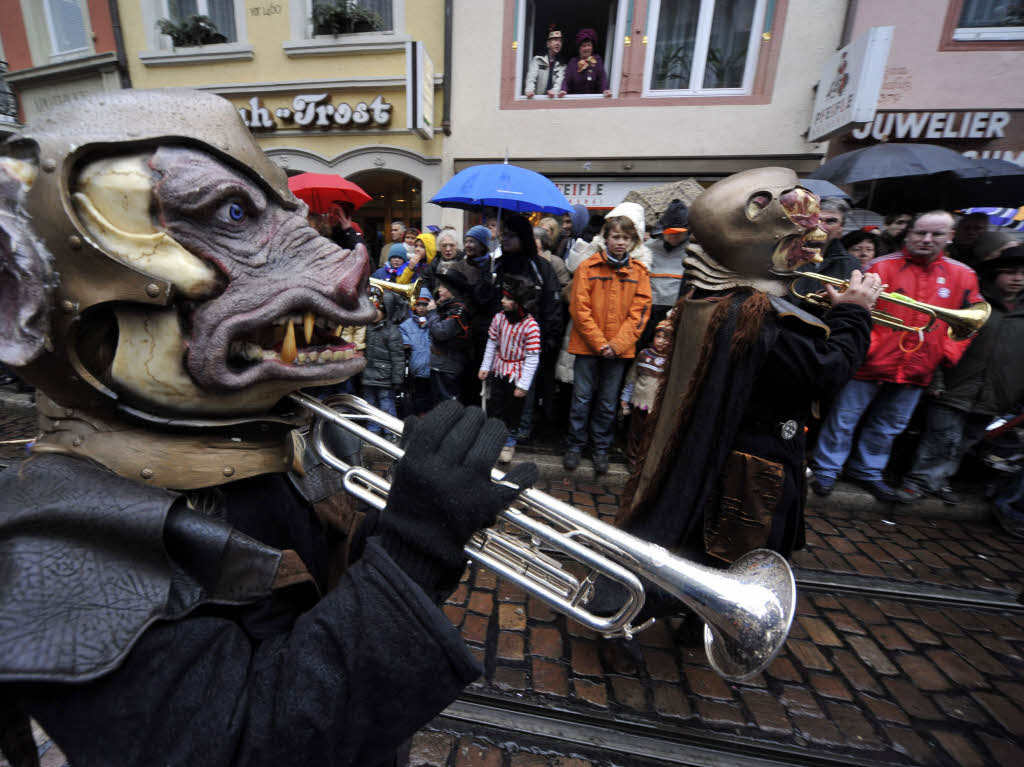 Guggemusik Zarte Su aus Tiengen beim Rosenmontagsumzug.