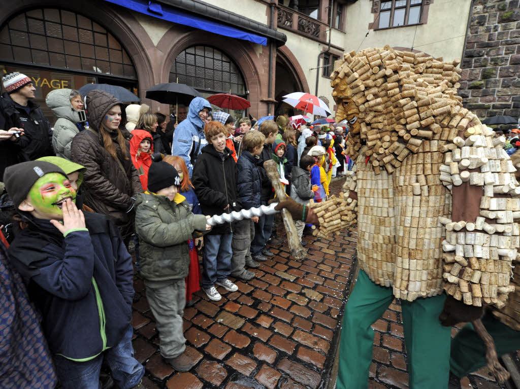 Lahrer Narrenzunft beim Rosenmontagsumzug.