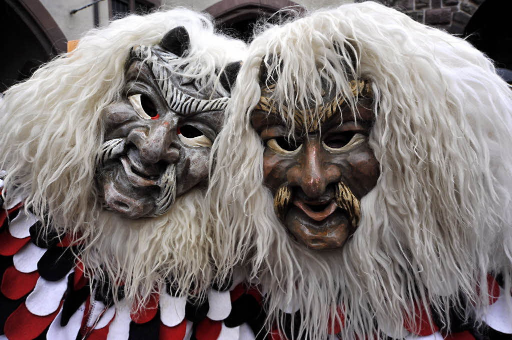 Narrenzunft Kogenschinder Gaisbeuren  beim Rosenmontagsumzug.