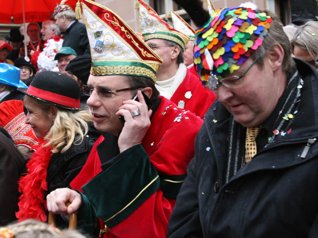 80.000 Zuschauer, 4000 Hstrger, 100 Znfte, 25 Kapellen: Der Rosenmontagsumzug in Freiburg.