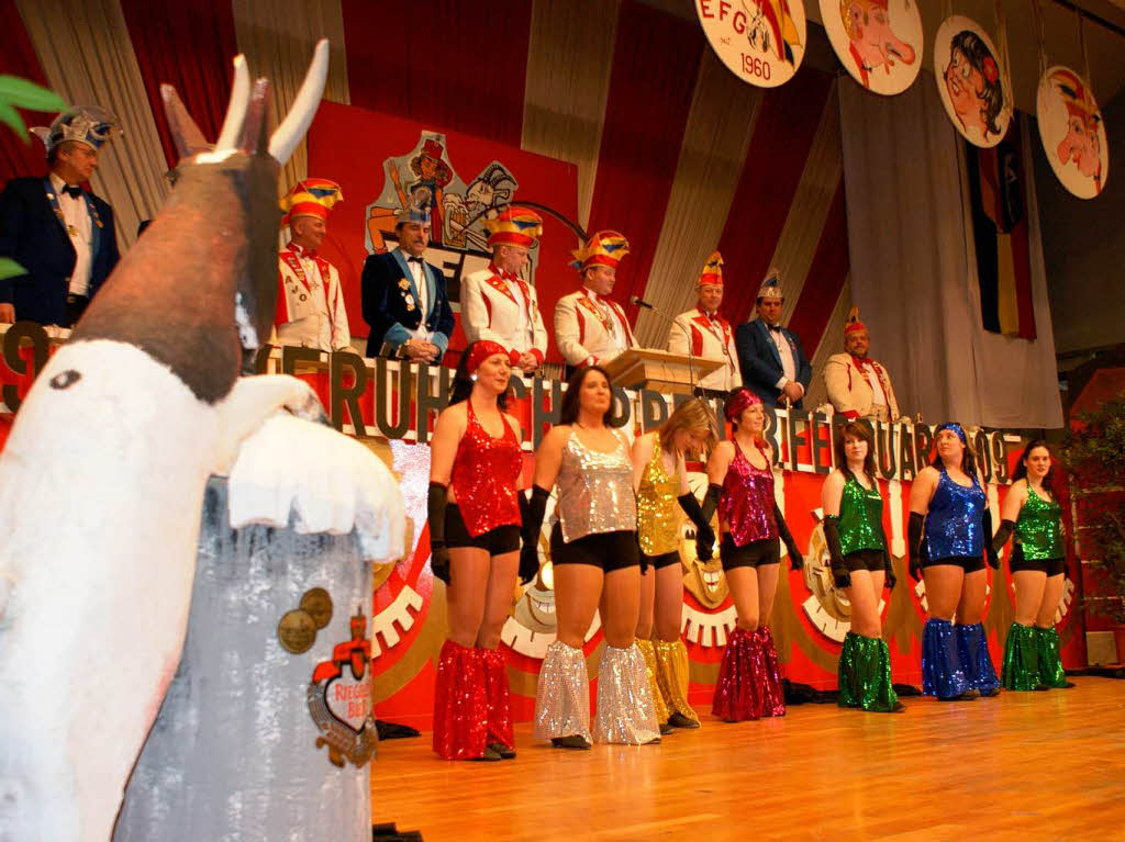 Bockbier, Btten und Ballett - dieses bewhrte Motto fr die Mnnersitzung bewirkte am Montag Ausgelassenheit in der Emmendinger Boehle-Halle.