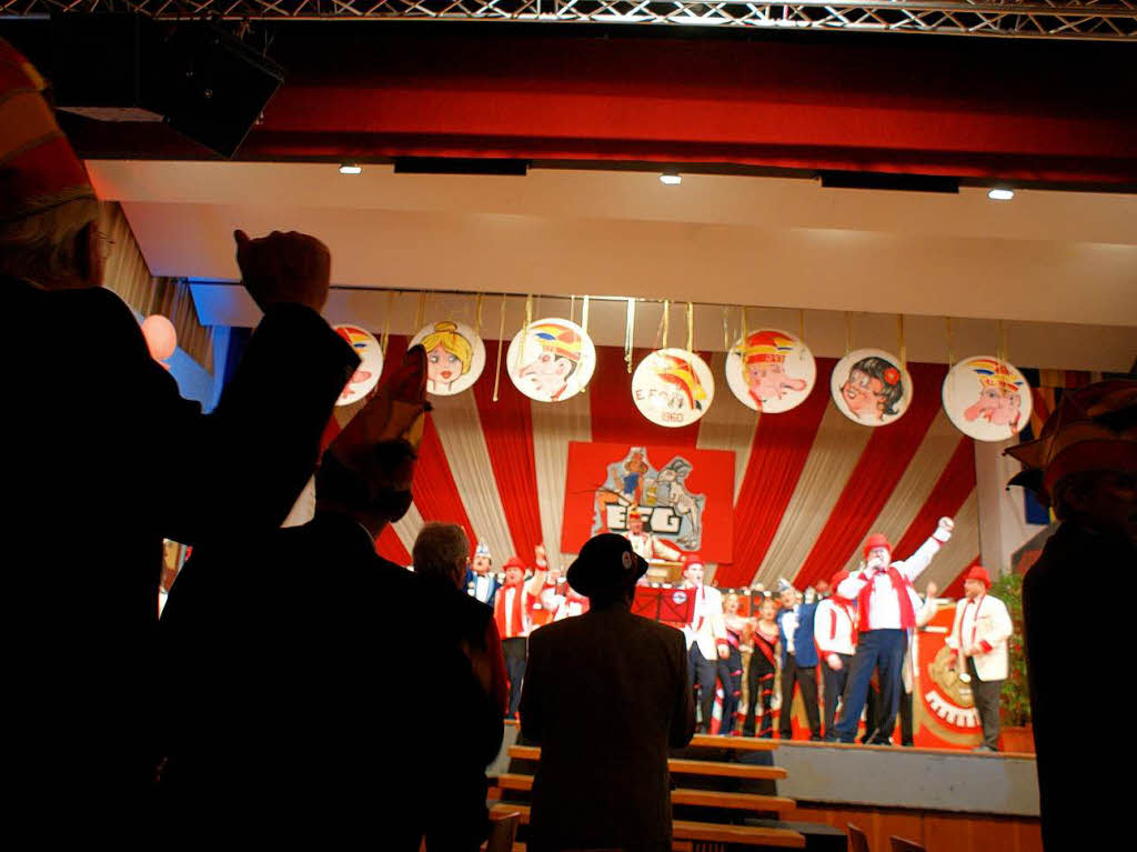 Bockbier, Btten und Ballett - dieses bewhrte Motto fr die Mnnersitzung bewirkte am Montag Ausgelassenheit in der Emmendinger Boehle-Halle.