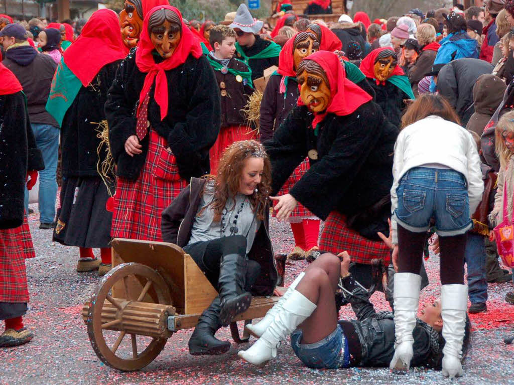 Beim Bad Krozinger Rosenmontagsumzug waren die Narren vllig aus dem Huschen.