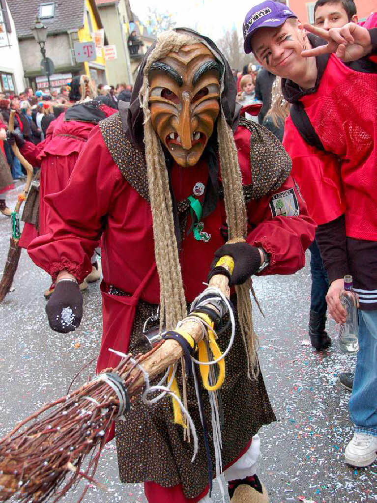 Beim Bad Krozinger Rosenmontagsumzug waren die Narren vllig aus dem Huschen.