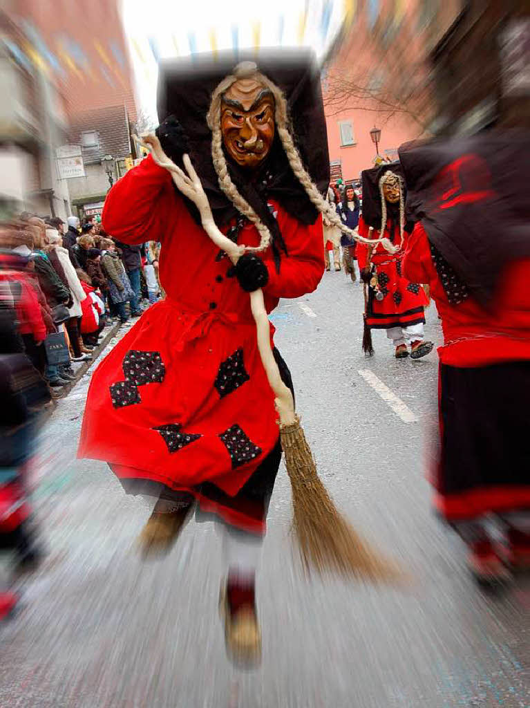 Beim Bad Krozinger Rosenmontagsumzug waren die Narren vllig aus dem Huschen.