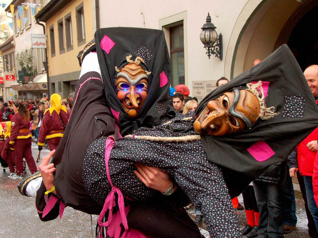 Beim Bad Krozinger Rosenmontagsumzug waren die Narren vllig aus dem Huschen.