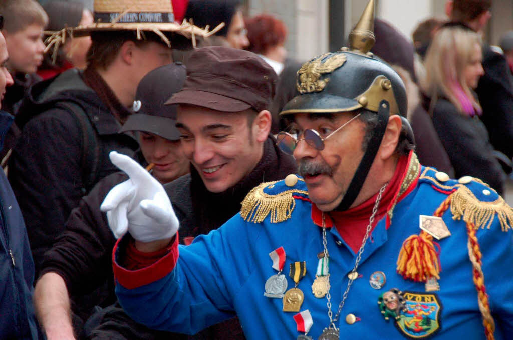 Beim Bad Krozinger Rosenmontagsumzug waren die Narren vllig aus dem Huschen.