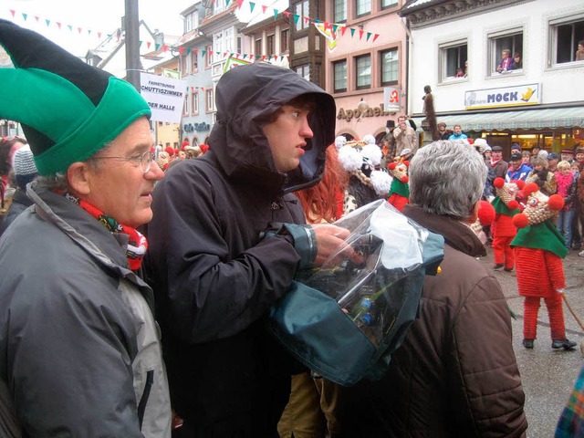 Travelscope-Moderator Joseph Rosendo (...yers beim Umzug der Elzacher Schuttig.  | Foto: Thomas Steimer