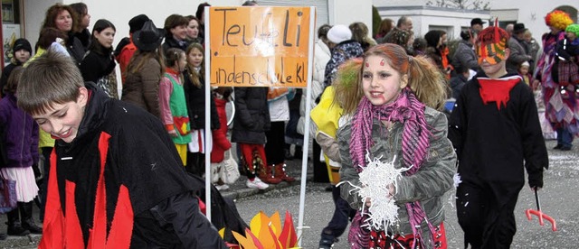 Teufel der Lindenschule marschierten durch Wyhlen.   | Foto: Martina Weber-Kroker