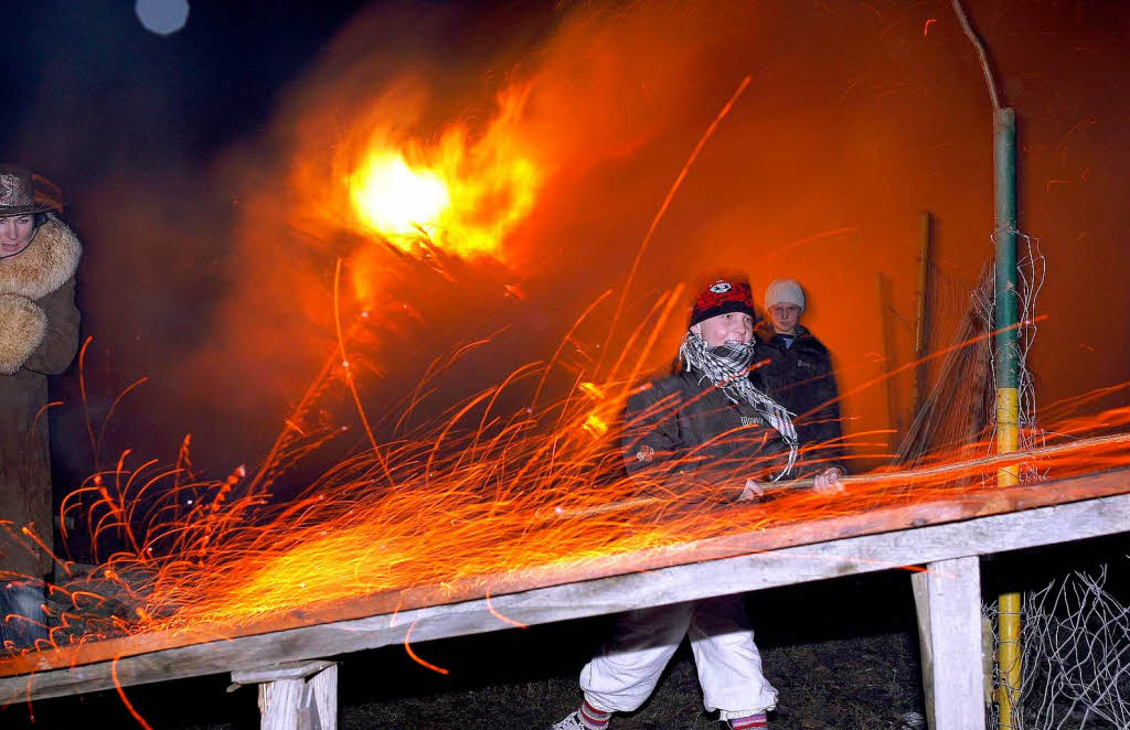 Alte Tradition: Scheibenschlagen in Zell-Weierbach