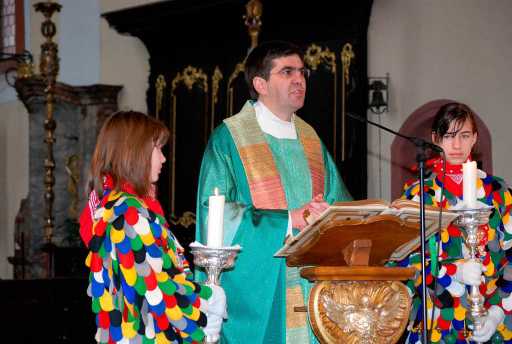 Dekan Matthias Brkle beim Narrengottesdienst