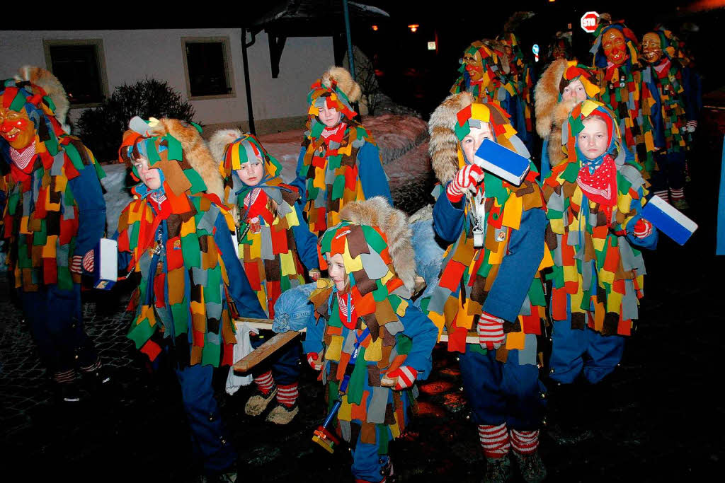 Gemeinsam mit Galgenvgeln und Zunftmusik hat der Grafuser Narrenrat von der Fasnet Abschied genommen