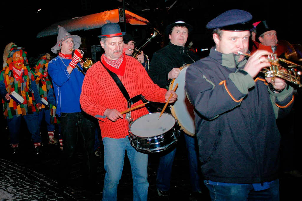 Gemeinsam mit Galgenvgeln und Zunftmusik hat der Grafuser Narrenrat von der Fasnet Abschied genommen